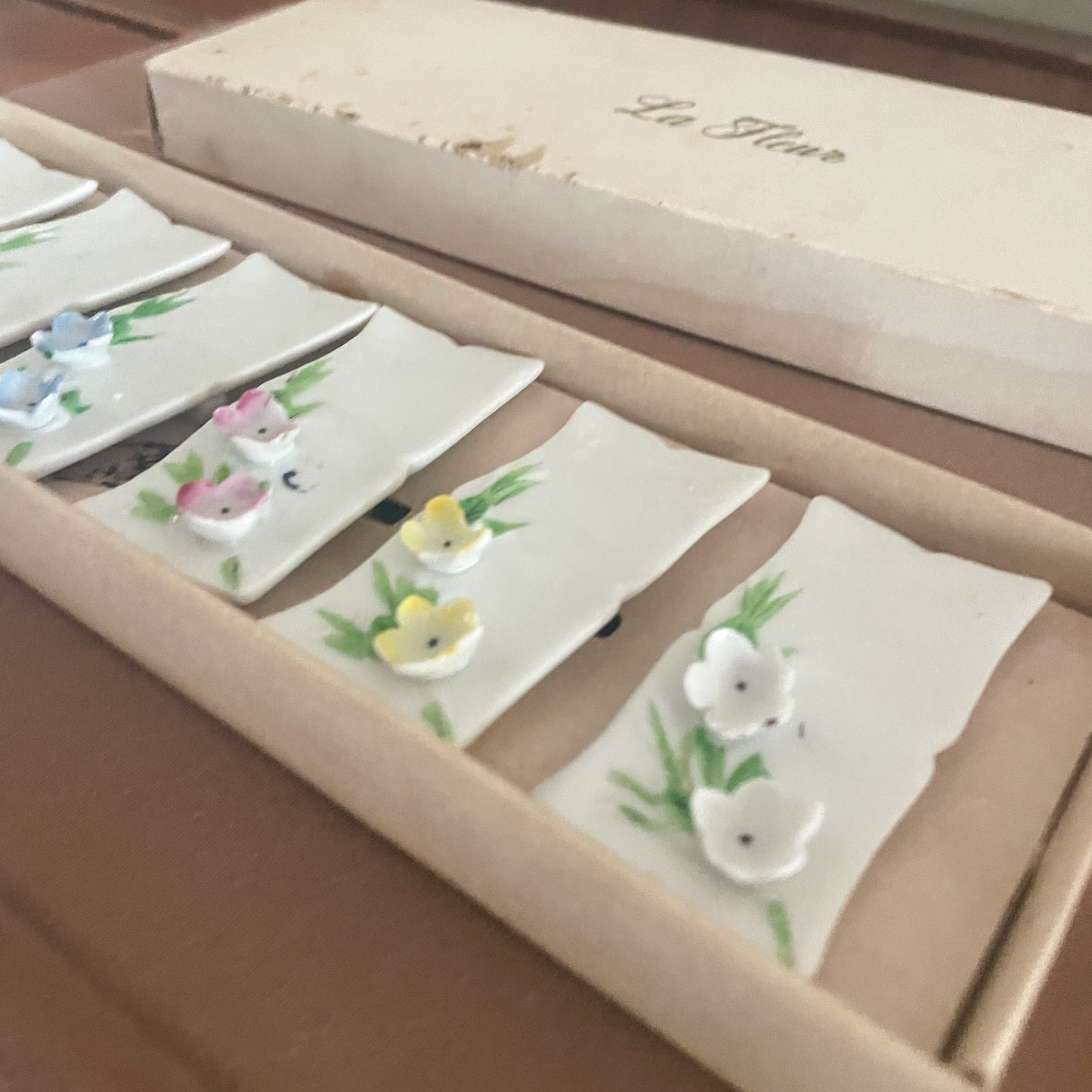 La Fleur Place Card Settings or Chopstick Holders (set of 6)