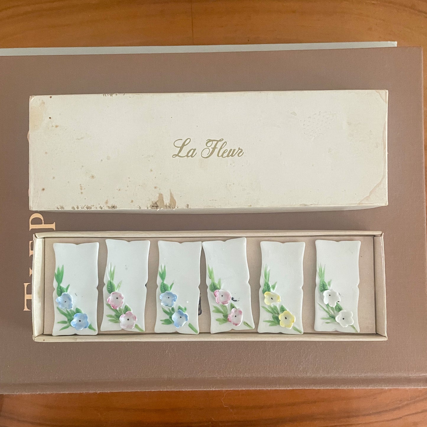 La Fleur Place Card Settings or Chopstick Holders (set of 6)